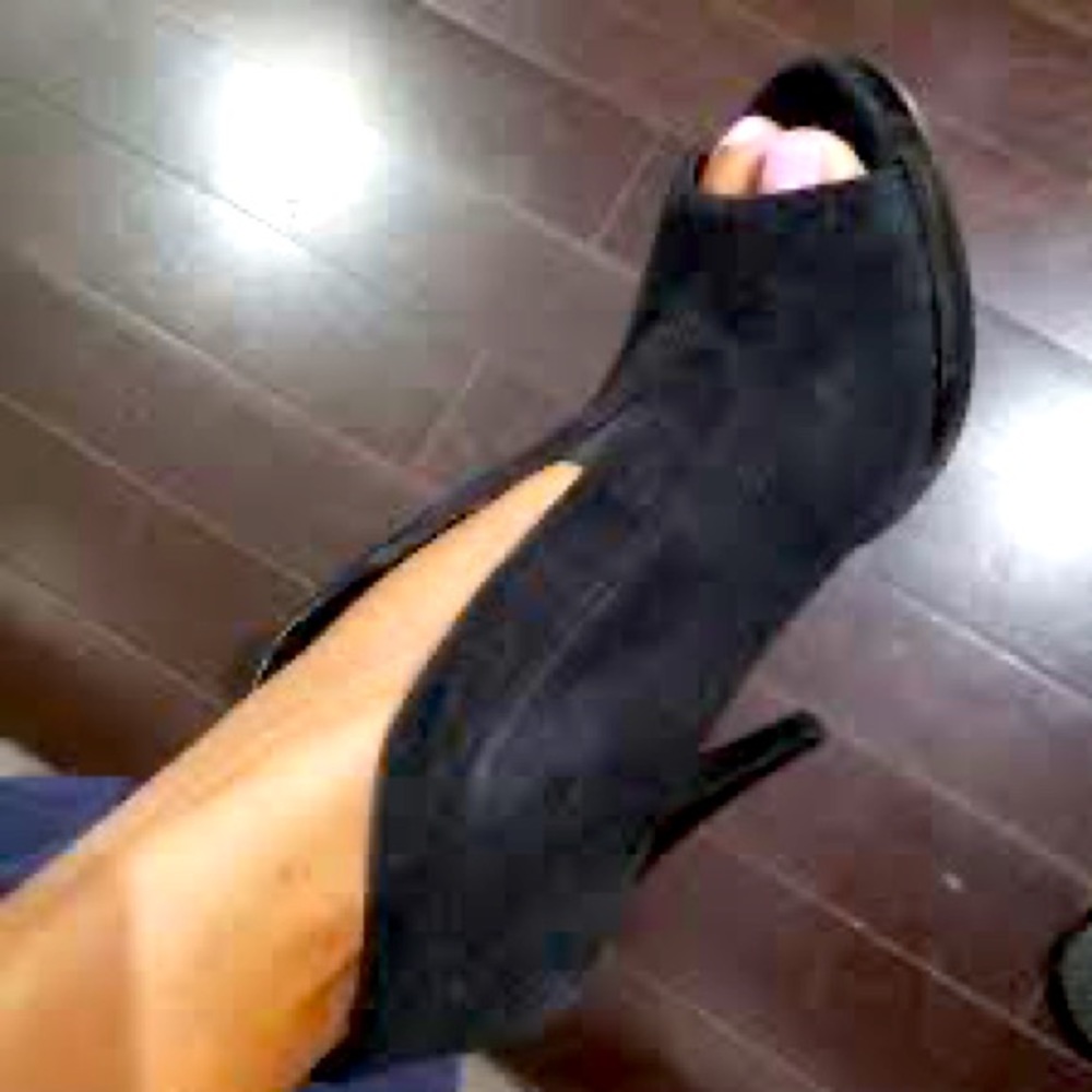 Nine West blk Suede/Patent Leather Booties (Size 5)🌹